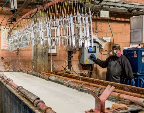 recubrimiento por pulverización de metal fábrica|recobrimientos de metales.